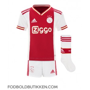 Ajax Dusan Tadic #10 Hjemmebanetrøje Børn 2022-23 Kortærmet (+ Korte bukser)
